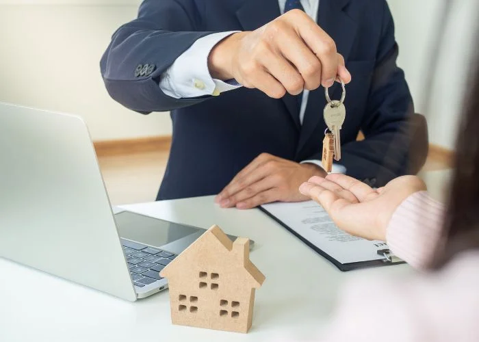 PROFESIONALES ESPECIALIZADOS